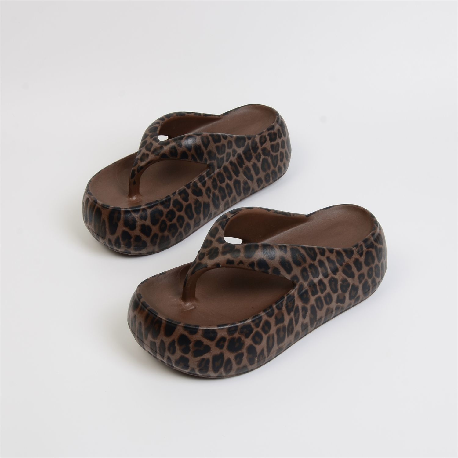 Women Fashion Images - Retro Street Leopard Print Flip flops