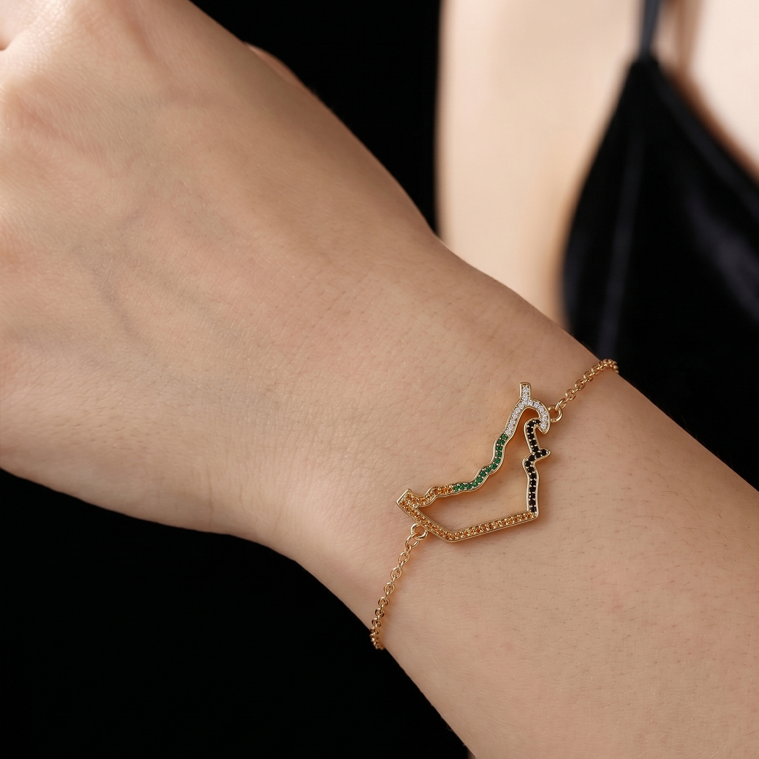 Patriotic UAE Map Crystal Desi - Women Fashion Uae บทวิจารณ์และราคา