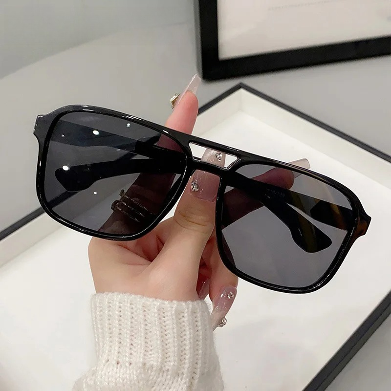 Square Double Bridges Sunglass - Women'S Fashion Eyewear บทวิจารณ์และราคา