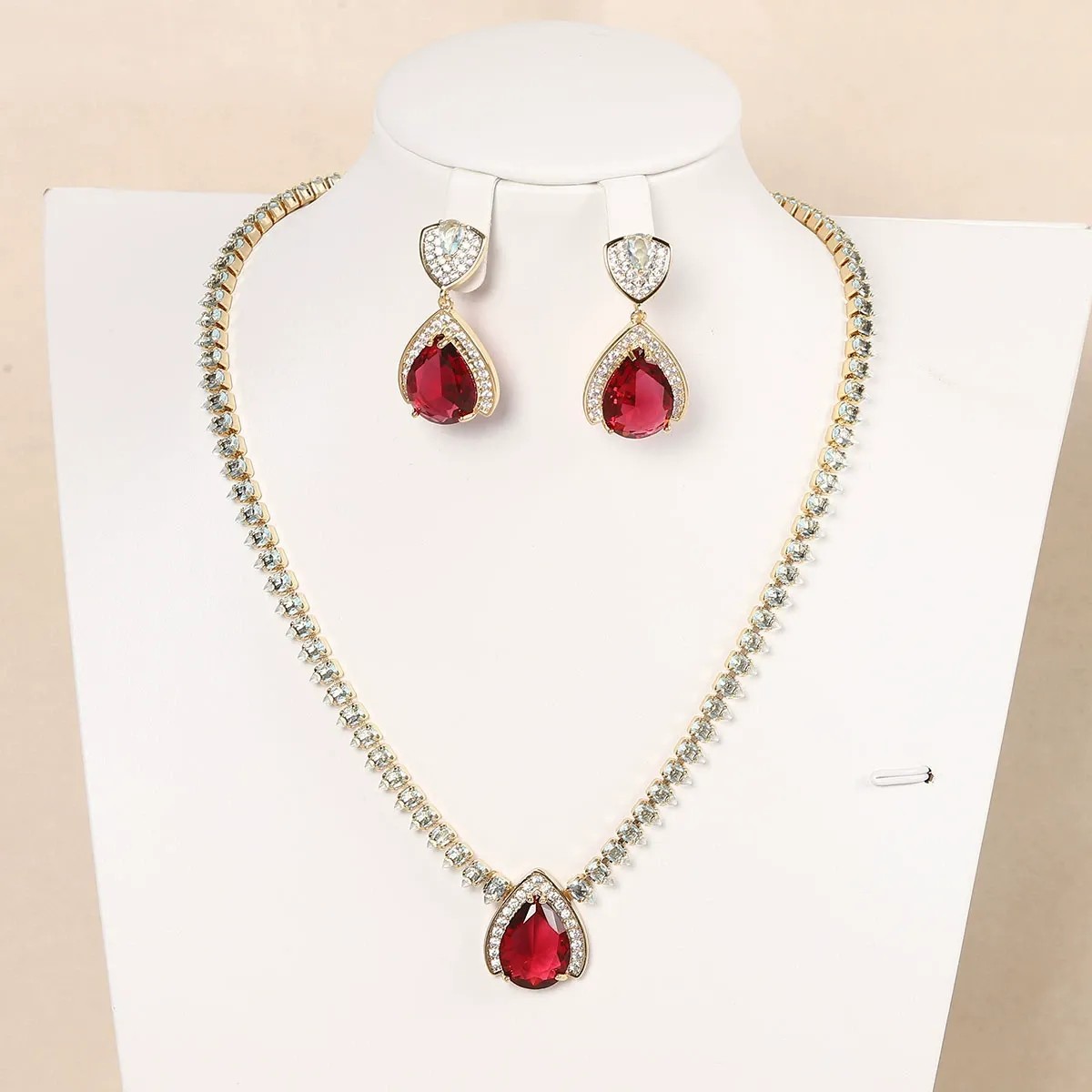 Red Zirconia Pendant Necklace  - Women Fashion Uae บทวิจารณ์และราคา
