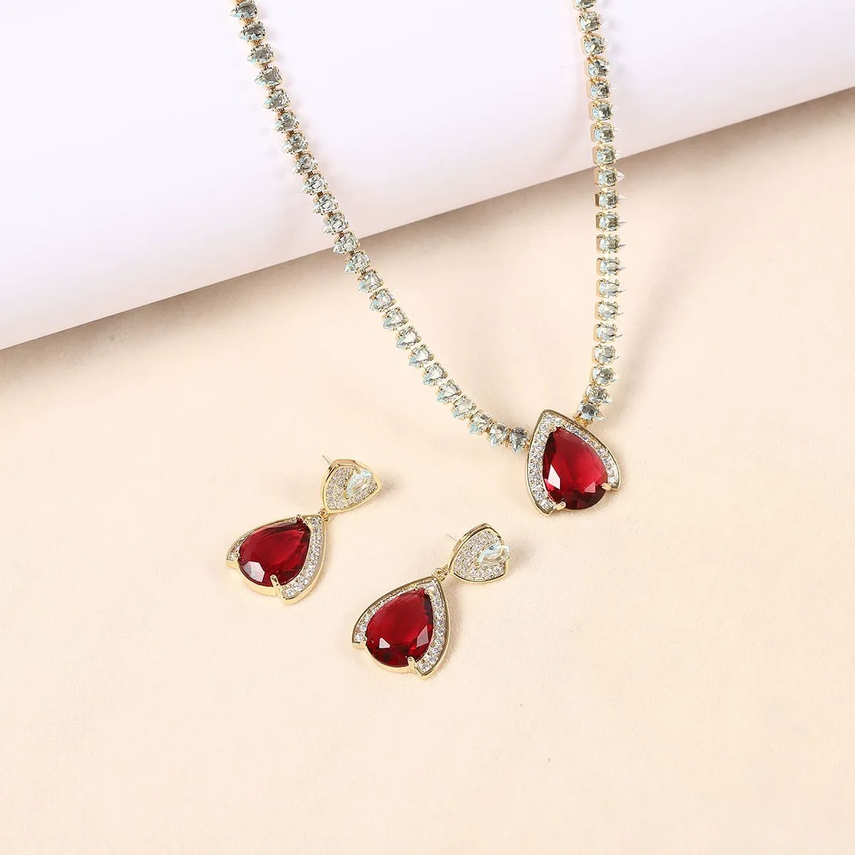 Red Zirconia Pendant Necklace  - Women Fashion Uae บทวิจารณ์และราคา
